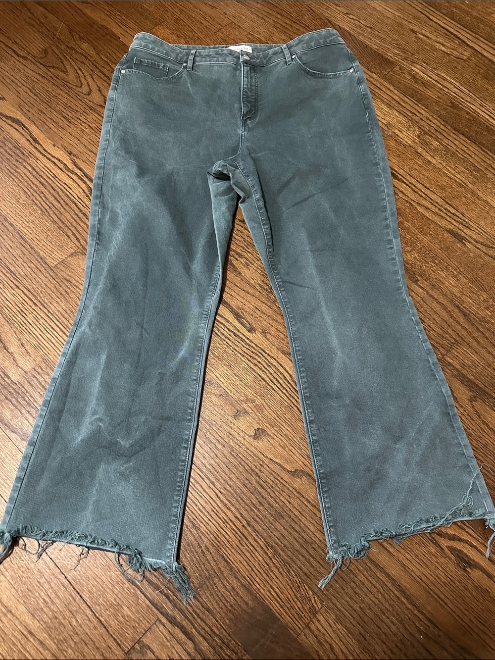 Loft Made & Loved Women's Green Fade Wash Flared Raw Hem Jeans